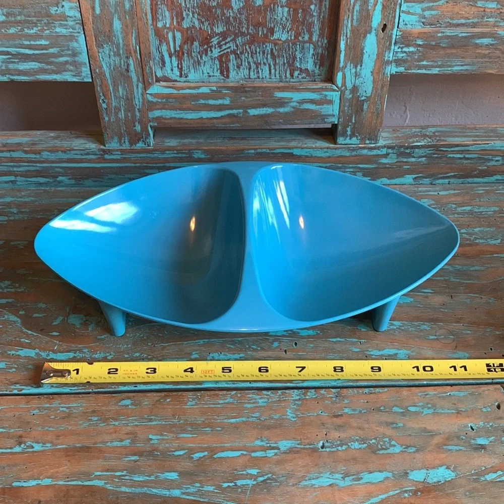 Vibrant Life Triangular Atomic Style Plastic/Melamine Pet Double Bowl